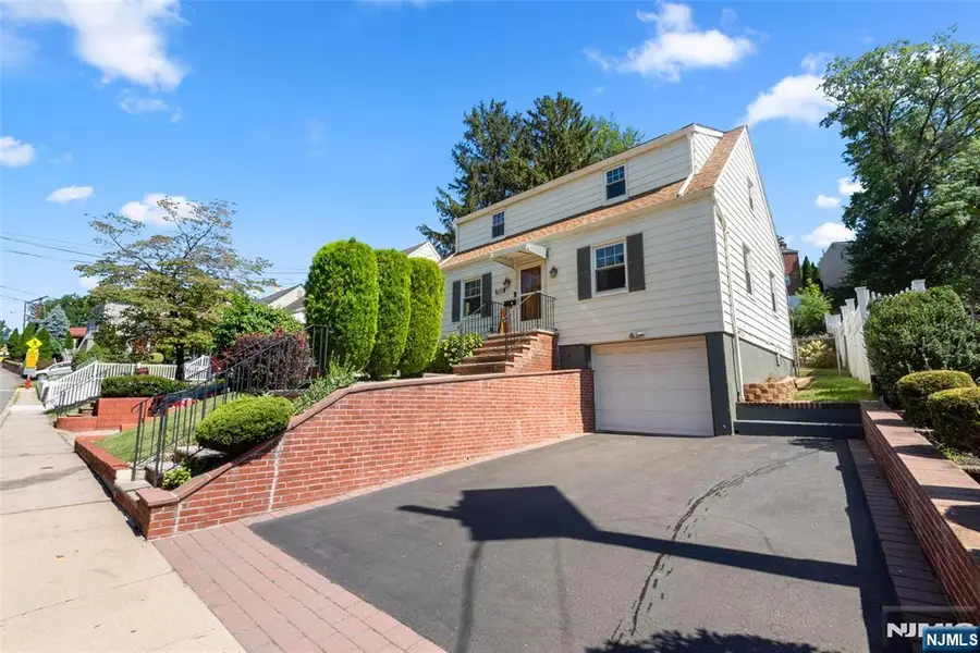 692 Passaic Avenue, Kearny, NJ 07032 - #3