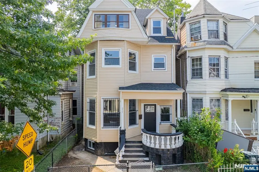 235 S 7th, Newark, NJ 07103 - #3