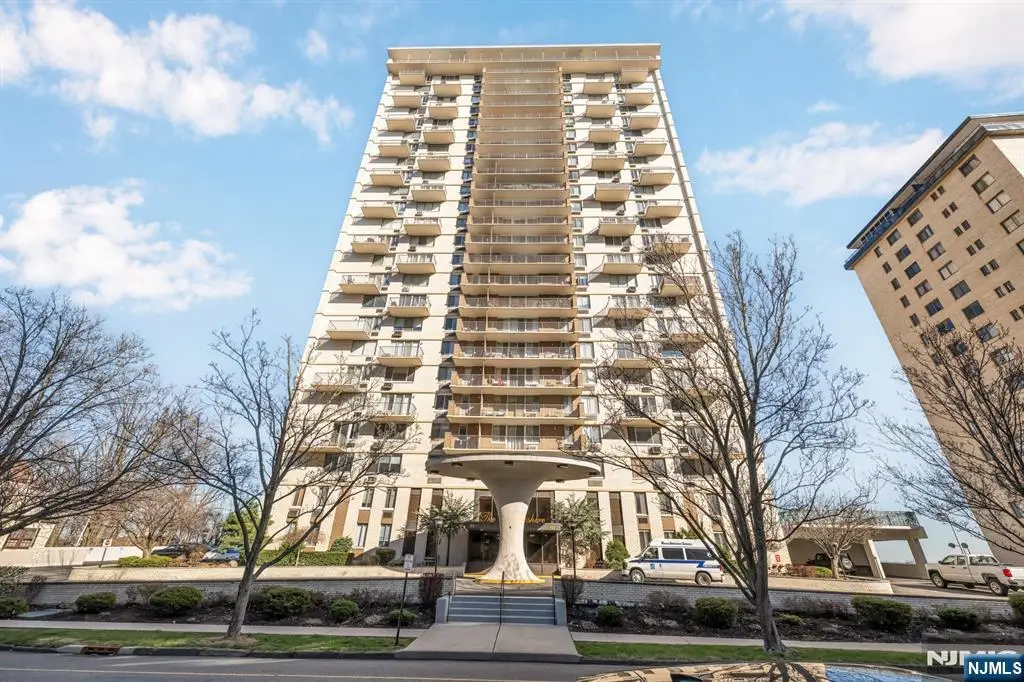 160 Overlook Avenue 3A, Hackensack, NJ 07601 - #1