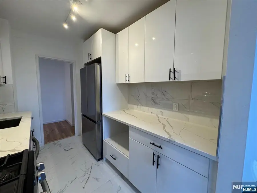 2160 Center Avenue 4G, Fort Lee, NJ 07024 - #3