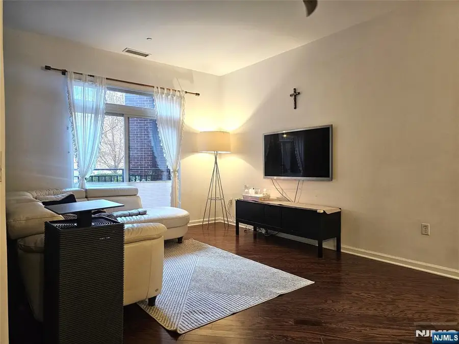 1121 Riverview Avenue 121, Englewood, NJ 07631 - #3