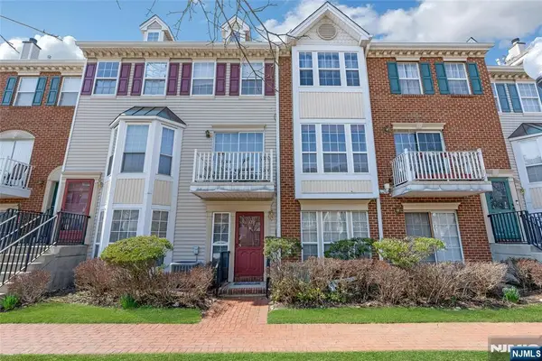 32 Cedar Street, Jersey City, NJ 07305