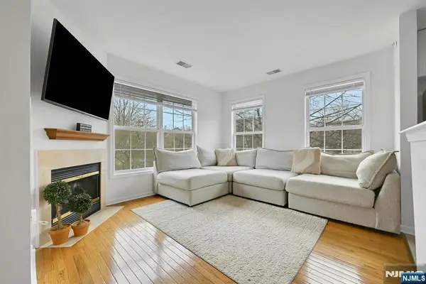 462 Cambridge Drive, Butler Borough, NJ 07405