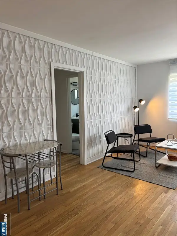 400 Fairview Avenue 1H, Fort Lee, NJ 07024