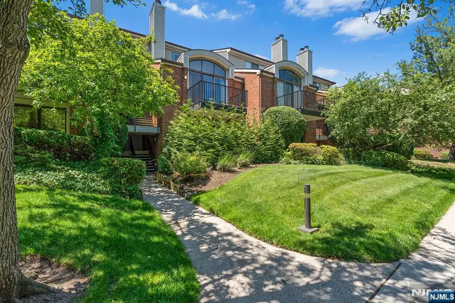 8 Wadsworth Court, Teaneck, NJ 07666 - #2