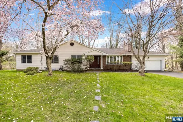 11 Sunset Road, Demarest, NJ 07627