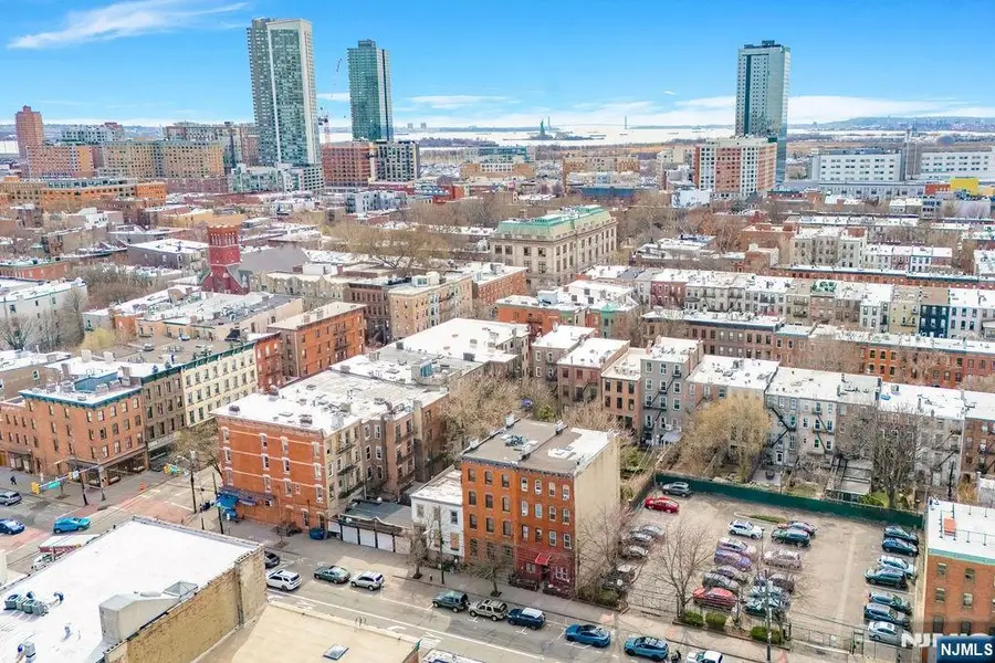 189 Christopher Columbus Drive 1, Jersey City, NJ 07302 - #2