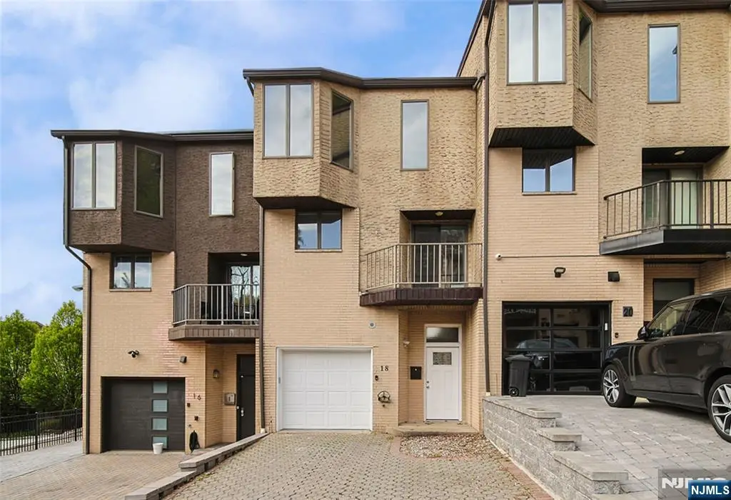 18 Veterans Way, Edgewater, NJ 07020 - #1