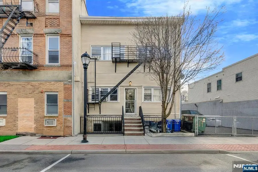 513 11th Street, Union City, NJ 07087 - #2