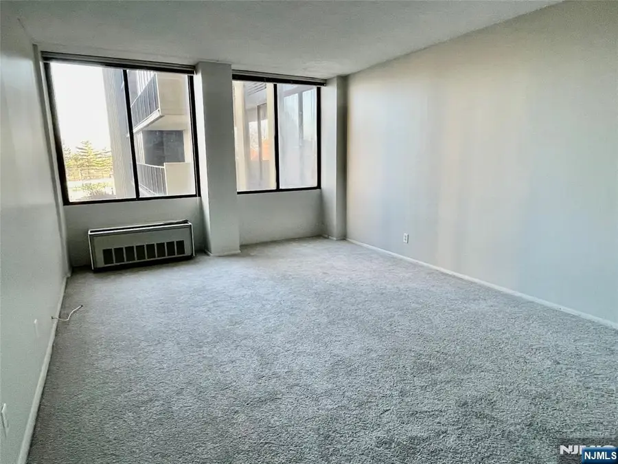 300 Winston Drive 106, Cliffside Park, NJ 07010 - #2