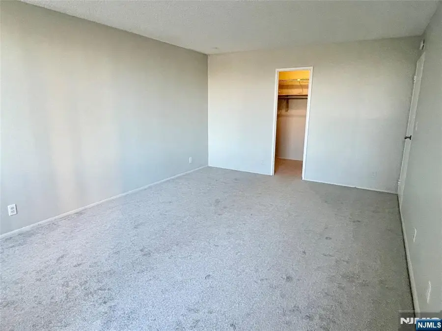 300 Winston Drive 106, Cliffside Park, NJ 07010 - #3