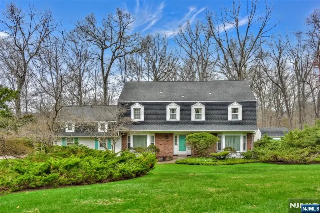19 Aldbury Drive, Upper Saddle River, NJ 07458 - #1