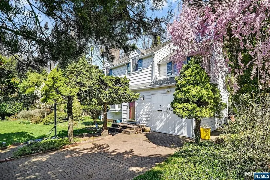 10 North Drive, East Brunswick, NJ 08816 - #2