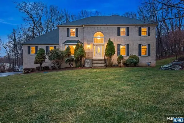 17 Pleasant Village Drive, Roxbury Township, NJ 07876