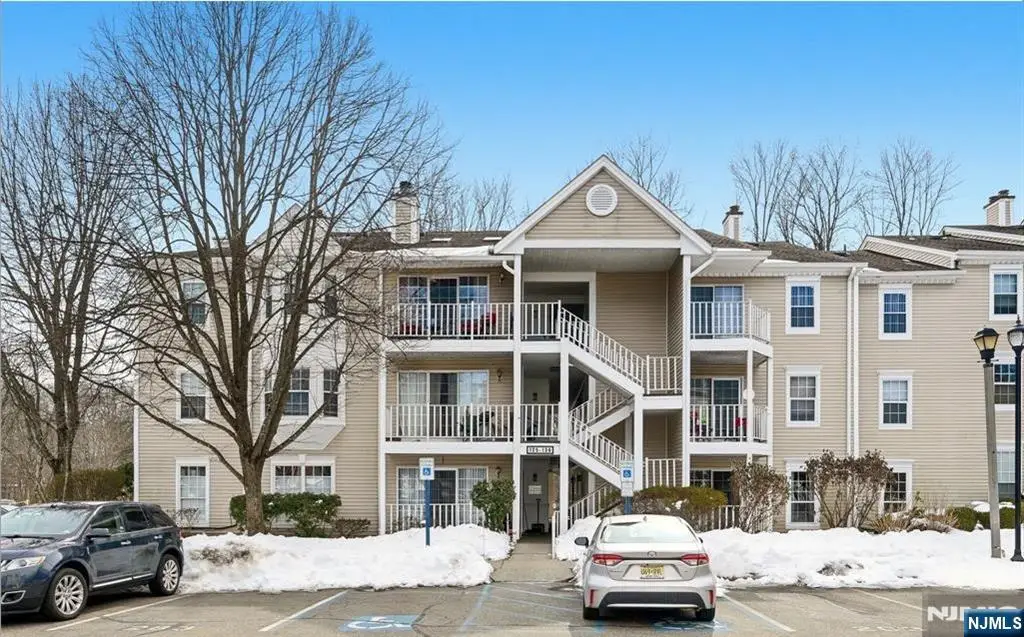 128 Raintree Lane, Mahwah, NJ 07430 - #1