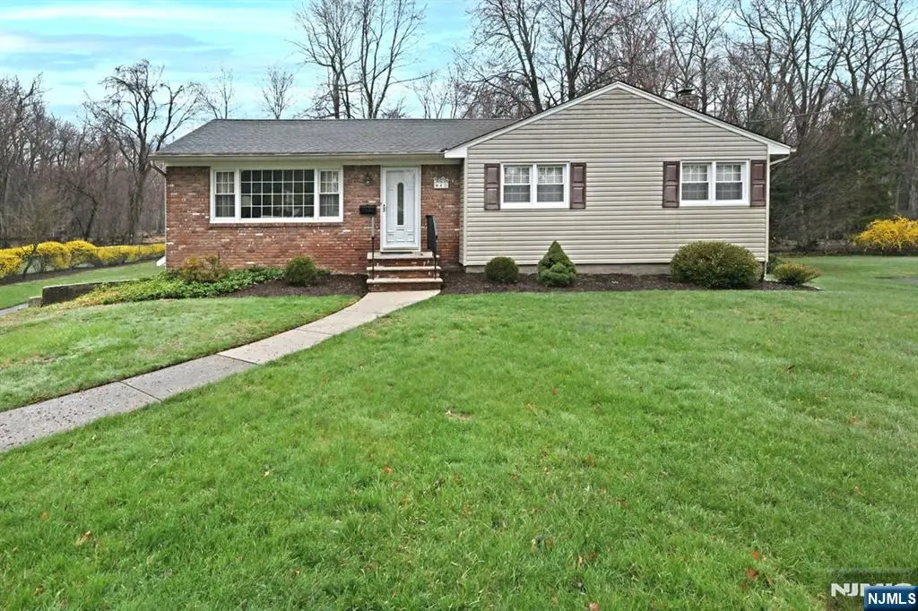 40 Woodside Road, Wyckoff, NJ 07481 - #1