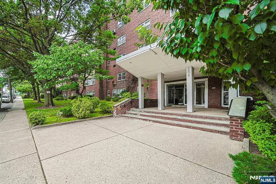 1575 Center Avenue 3F, Fort Lee, NJ 07024 - #2