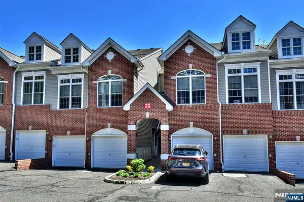 12 Debruyle Court 806, Hawthorne, NJ 07506