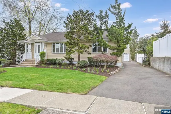 520 Hamilton Avenue, Hasbrouck Heights, NJ 07604