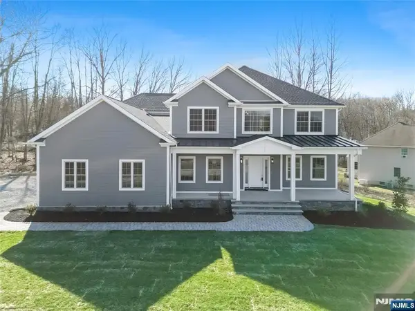 1 Lourdes Court, Andover Twsp, NJ 07821