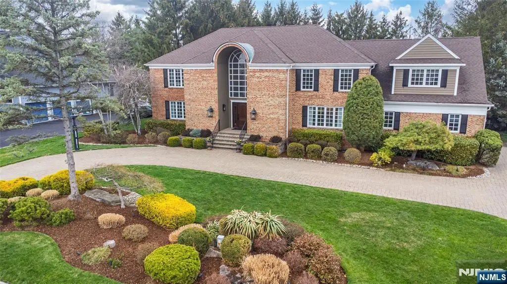 5 Blackberry Lane, Caldwell, NJ 07006 - #1