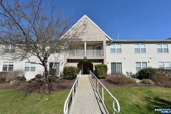 20 Parkside Court, Wayne, NJ 07470