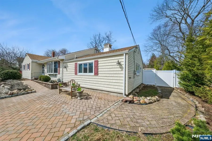 576 Thurnau Drive, River Vale, NJ 07675 - #3