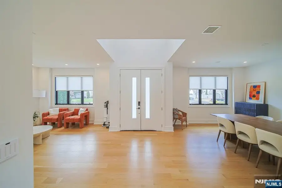 144 Village Circle, Paramus, NJ 07652 - #3