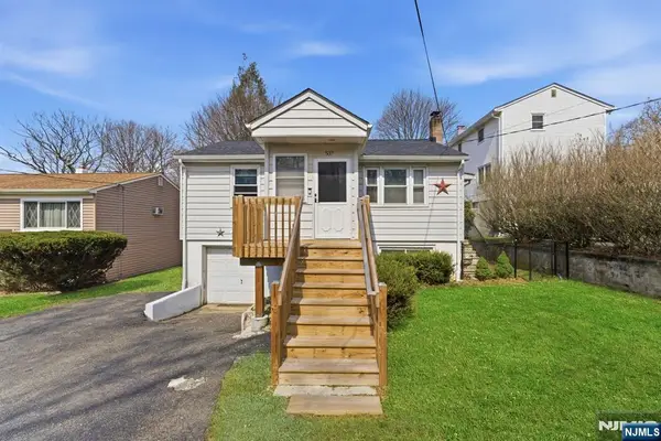 537 Rogers Drive, Roxbury Township, NJ 07850