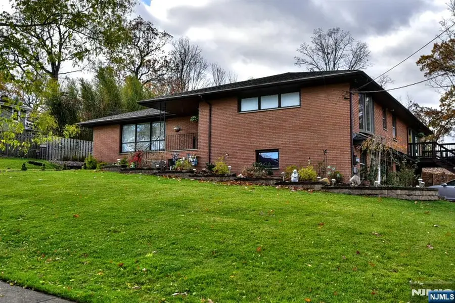 7 Jefferson Place, Wayne, NJ 07470 - #3