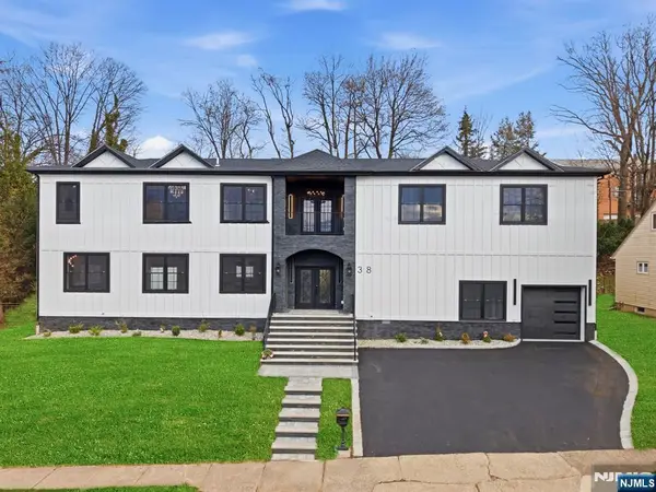 38 Pershing Place, Woodland Park, NJ 07424