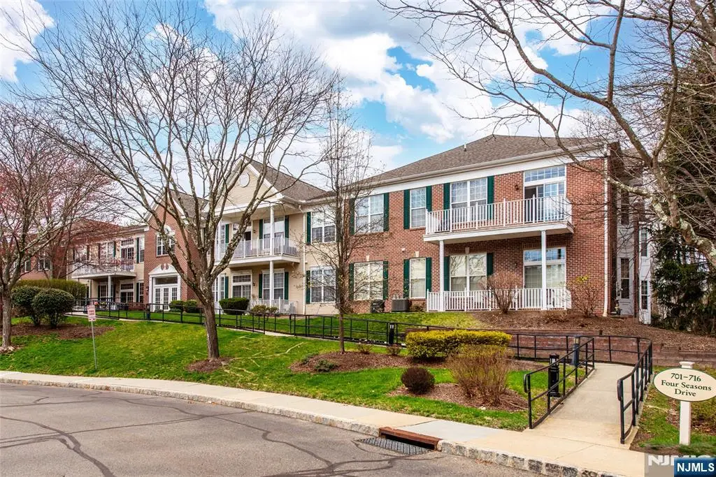 703 Four Seasons Drive, Wayne, NJ 07470 - #1