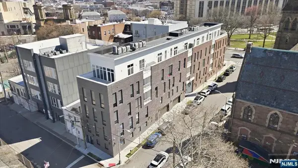 21 Lincoln 101, Newark, NJ 07102