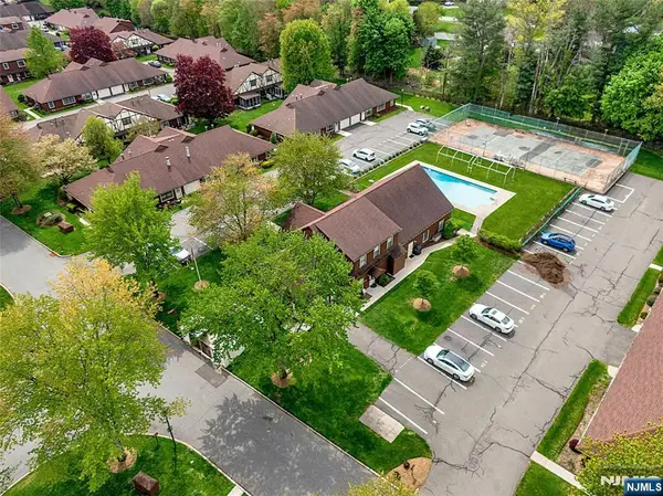 22-1 Tamaron Drive, Waldwick, NJ 07463