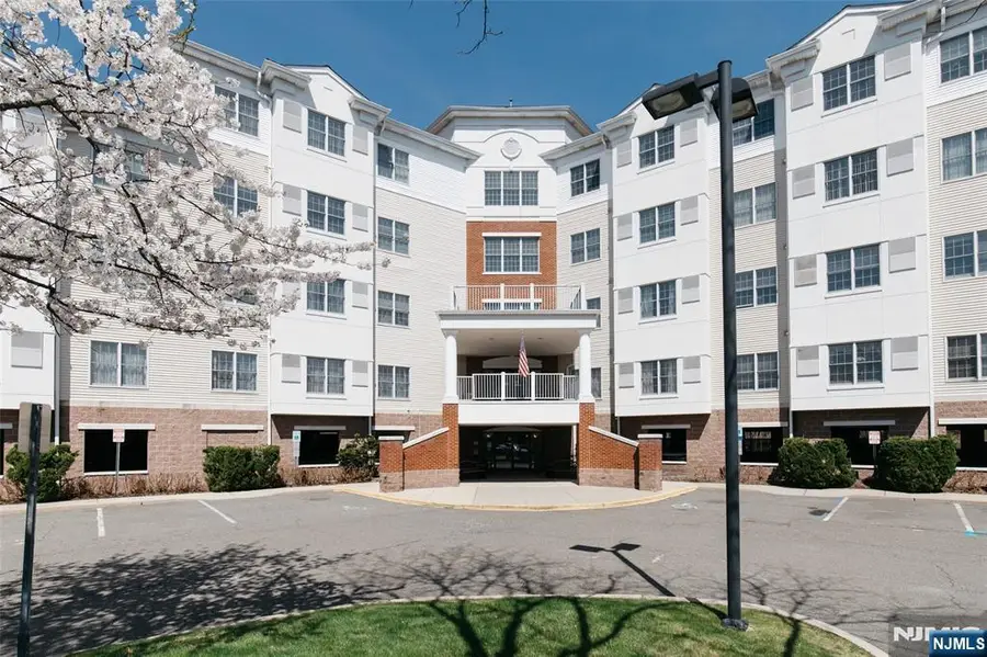 189 Forest Avenue 108, Paramus, NJ 07652 - #2
