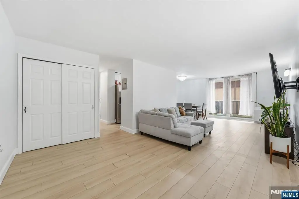 712 Broad Street 3C, Elizabeth, NJ 07208 - #1