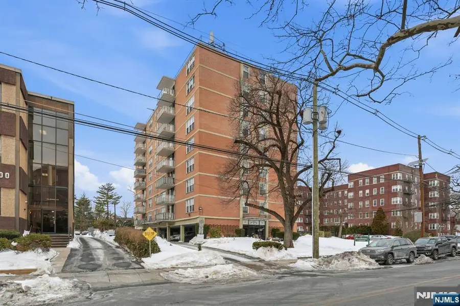 712 Broad Street 3C, Elizabeth, NJ 07208 - #3