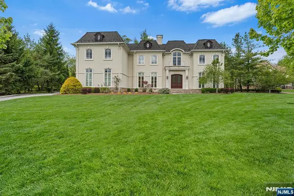 1 Sandstone Ridge, Upper Saddle River, NJ 07458