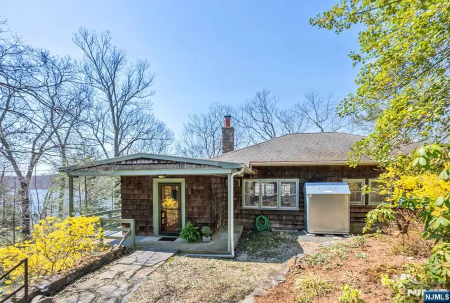 27 Middle Road, Bloomingdale, NJ 07420 - #3