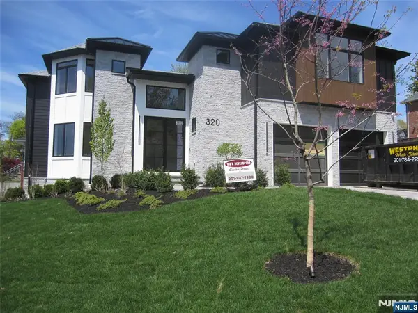 320 Bolz Street, Englewood Cliffs, NJ 07632