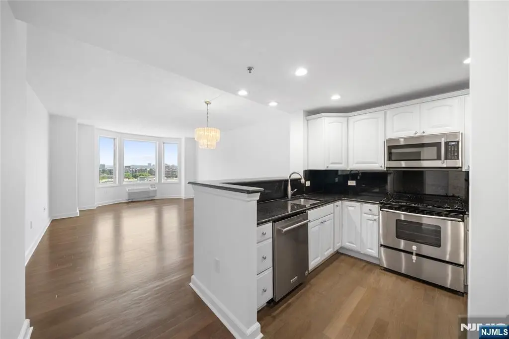 6408 City Place, Edgewater, NJ 07020 - #1