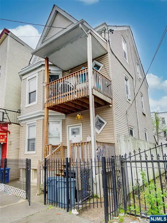 426 18th Street, Paterson, NJ 07524 - #1