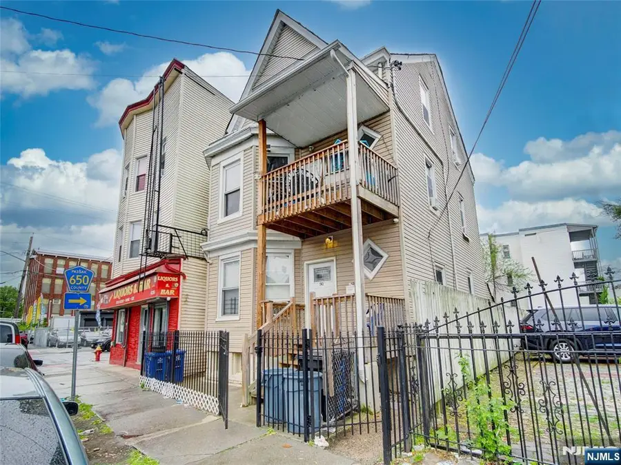 426 18th Street, Paterson, NJ 07524 - #2