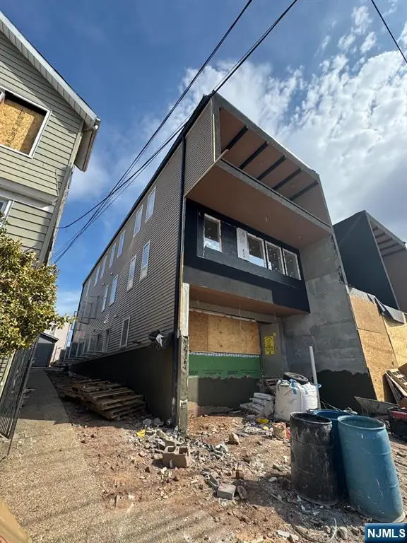 674-676 18th Street, Newark, NJ 07103 - #2