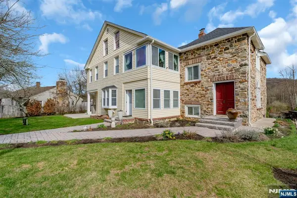 48 Willever Lake Road, Oxford, NJ 07863