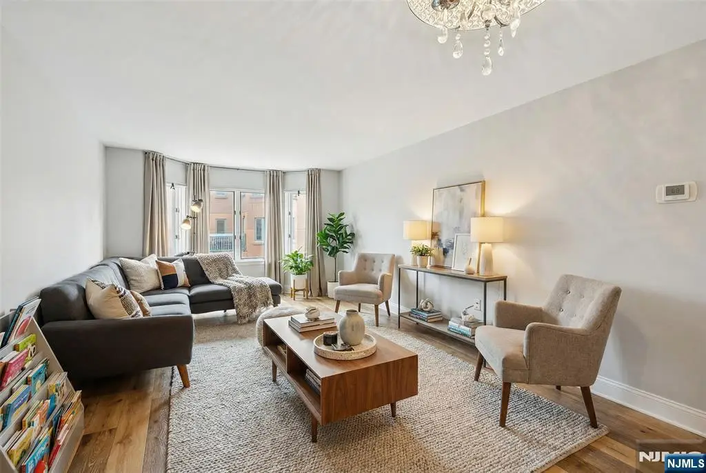403 Hancock Court 403, Edgewater, NJ 07020 - #1