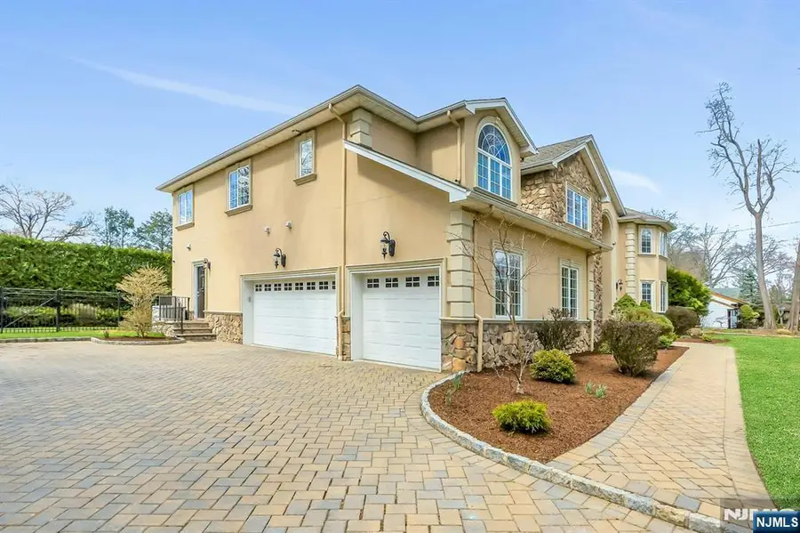 103 Ivy Lane, River Vale, NJ 07675 - #3