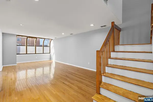 319 Gorge Road 6, Cliffside Park, NJ 07010
