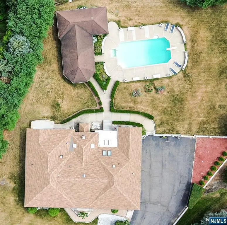 8 Lookout Point Trail, Totowa, NJ 07512 - #2