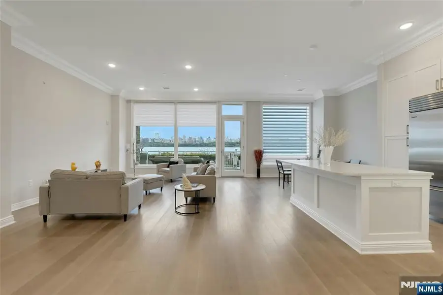 3 Somerset Lane 109, Edgewater, NJ 07020 - #3